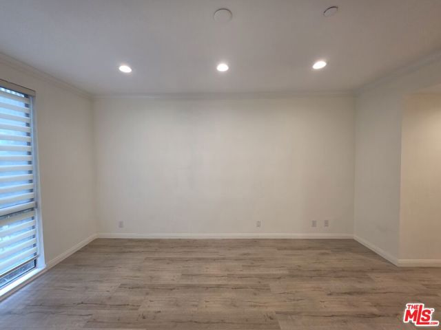 12000 Goshen Avenue, Los Angeles CA: https://media.crmls.org/mediaz/a564f66c-ddfd-4f09-b1d3-126ec233c19a.jpg