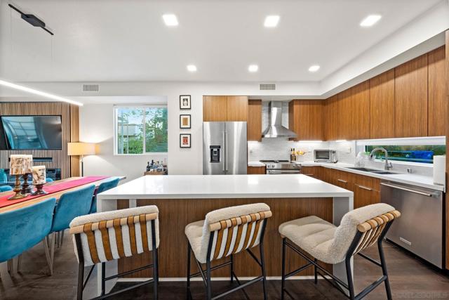 2875 B Street, San Diego CA: https://media.crmls.org/mediaz/a5652703-878b-4a94-9190-6e419fd17f39.jpg