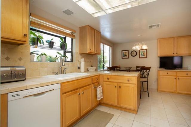 Image 11 of 36 For 37882 Los Cocos Drive