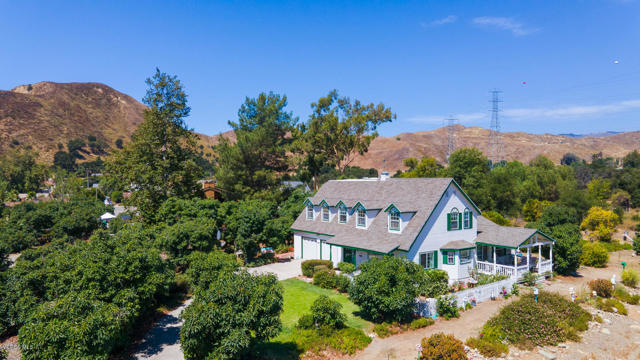 1480 Magnolia Drive, Santa Paula CA: https://media.crmls.org/mediaz/a5668f1e-facc-4805-9847-f1b22b7e8864.jpg