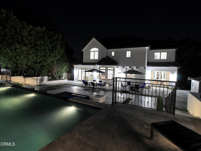 1929 Lyans Drive, La Canada Flintridge CA: https://media.crmls.org/mediaz/a566a990-1ad9-42bb-bc8e-288e160e389b.jpg