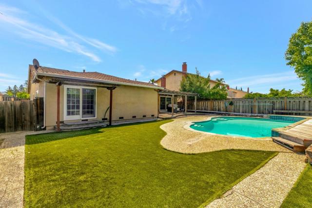184 Park Sharon Drive, San Jose CA: https://media.crmls.org/mediaz/a5670290-3028-4ae2-bd08-a162a5e4bdce.jpg