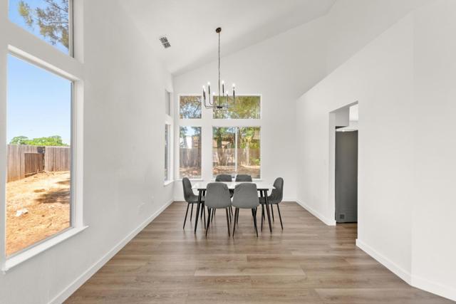 6431 Canyon Creek Way, Elk Grove CA: https://media.crmls.org/mediaz/a5672454-5b75-45ff-810b-15628855c6f4.jpg