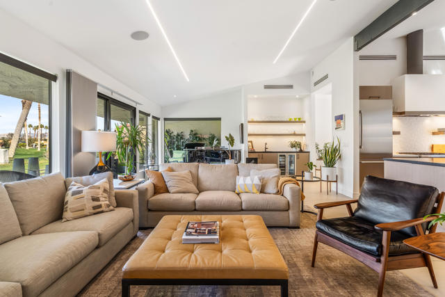 44841 Desert Horizons Drive, Indian Wells CA: https://media.crmls.org/mediaz/a5673cf5-f56d-470f-a859-b269bb483edc.jpg