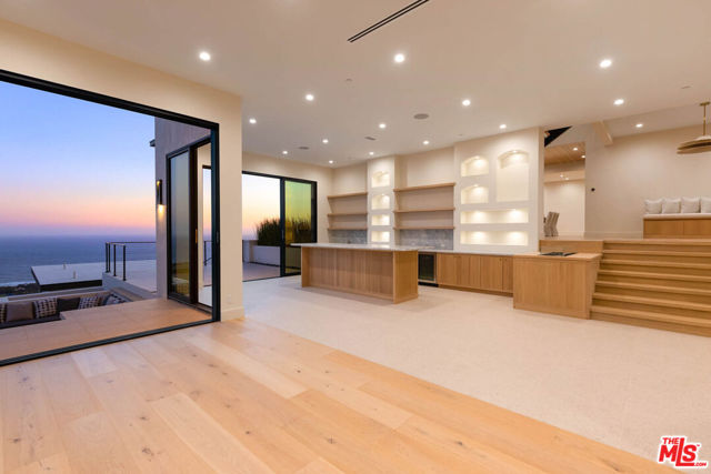 5366 Horizon Drive, Malibu CA: https://media.crmls.org/mediaz/a5673f1a-fcf1-47f0-979b-ad9fe00329bb.jpg
