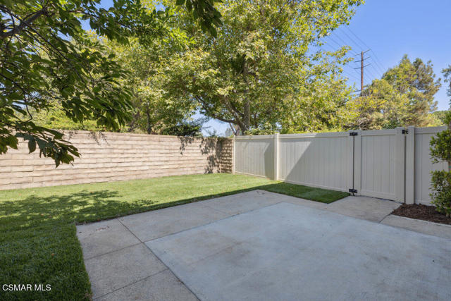 2619 Calle Hermosa, Thousand Oaks CA: https://media.crmls.org/mediaz/a5679a74-f74a-4346-acf2-d748de256f82.jpg