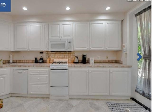 13645 Paseo De La Huerta, Poway CA: https://media.crmls.org/mediaz/a5680e3a-2de3-4474-a207-11c657df3681.jpg