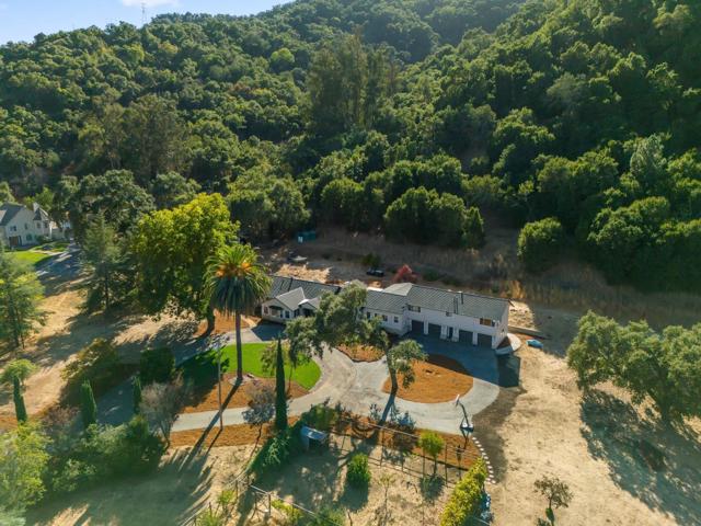 16035 Oak Glen Avenue, Morgan Hill CA: https://media.crmls.org/mediaz/a5686867-72b5-4273-97c0-5259713a7815.jpg