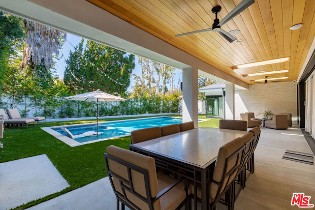 4961 Noeline Avenue, Encino CA: https://media.crmls.org/mediaz/a568d9a9-6846-40d6-bc15-ea104327fb42.jpg