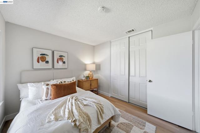 Image 28 of 47 For 5981 Skylinks