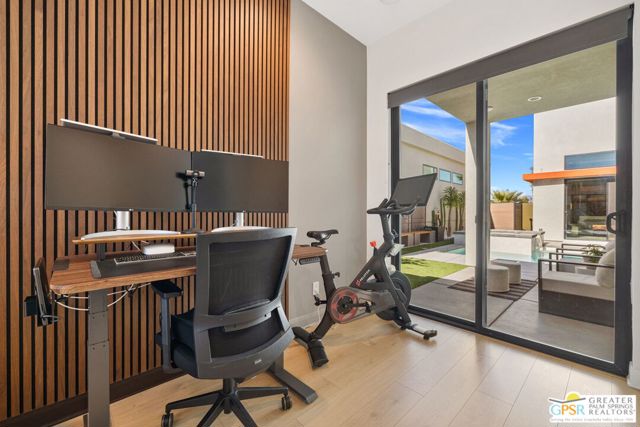 190 Obsidian Loop, Palm Springs CA: https://media.crmls.org/mediaz/a5698dc6-804b-4df7-8621-a10ca99b6ef4.jpg