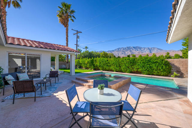 1843 N Whitewater Club Drive, Palm Springs CA: https://media.crmls.org/mediaz/a56b02c5-8759-420f-8892-5722814c7cf2.jpg