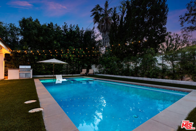 4961 Noeline Avenue, Encino CA: https://media.crmls.org/mediaz/a56b4715-38db-42f0-a8f1-a56343ceb4fa.jpg