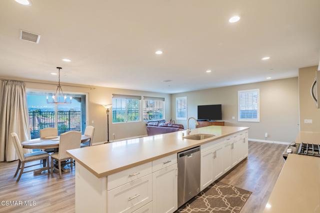 263 Morro Way, Simi Valley CA: https://media.crmls.org/mediaz/a56b4ca2-3c38-47d0-85a7-efc8a0a832c8.jpg