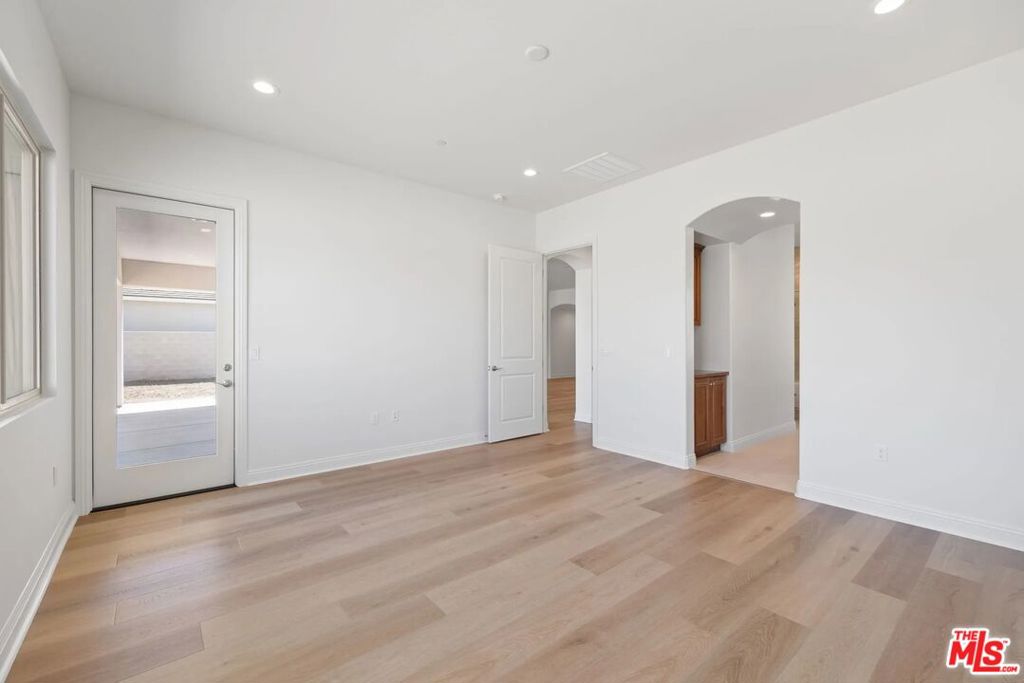 MLS #25619717 image #37