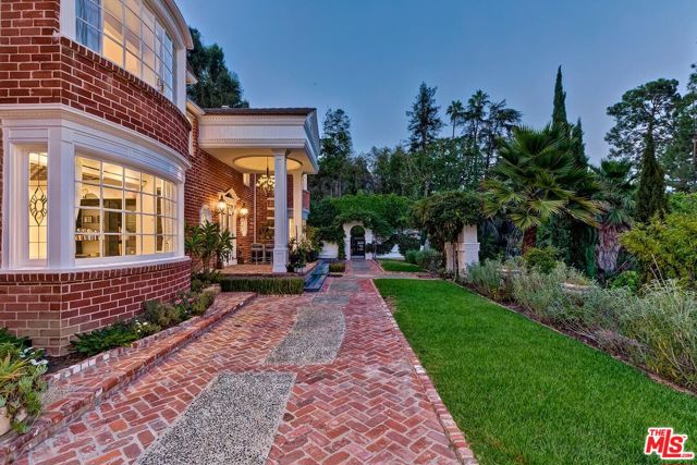 Drew Fenton | 725 N Faring Road Los Angeles CA | MLS: 7656668