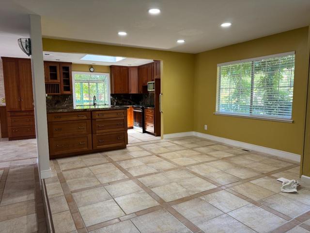 3230 Oak View Lane, Morgan Hill CA: https://media.crmls.org/mediaz/a56beafb-0c1a-4302-b3e4-045d0b7da776.jpg