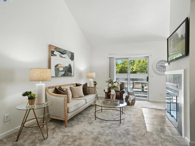 7635 Canyon Meadow Cir, Pleasanton CA: https://media.crmls.org/mediaz/a56bebde-d109-4098-b7ff-2181a5be23af.jpg