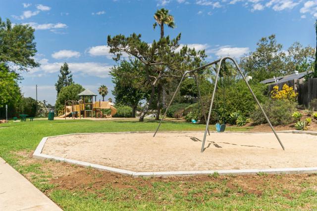 1337 Calle Colnett, San Marcos CA: https://media.crmls.org/mediaz/a56c0a36-0e27-447c-bd6c-afe0e32f9f56.jpg