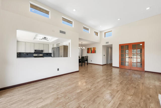 41515 Navarre Court, Palm Desert CA: https://media.crmls.org/mediaz/a56c420f-4a5f-4ee9-b2aa-c06480b14105.jpg