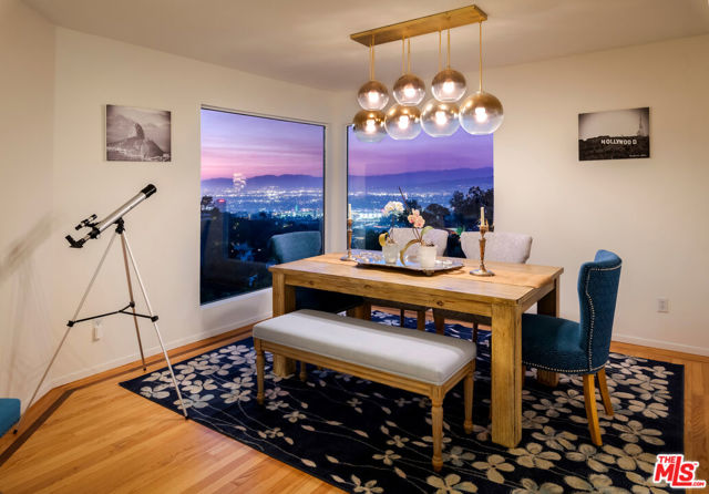 7265 Caverna Drive, Los Angeles CA: https://media.crmls.org/mediaz/a56c9b68-d58a-4c81-8a36-f0aa1180aeef.jpg