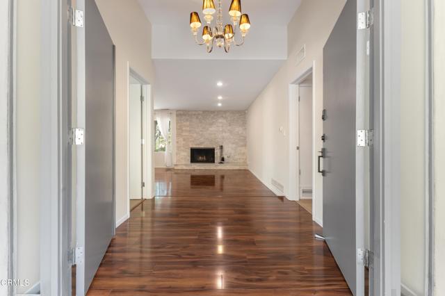 2657 Zorada Drive, Los Angeles CA: https://media.crmls.org/mediaz/a56d2e03-06ed-4ff0-a111-68726e87c9a0.jpg