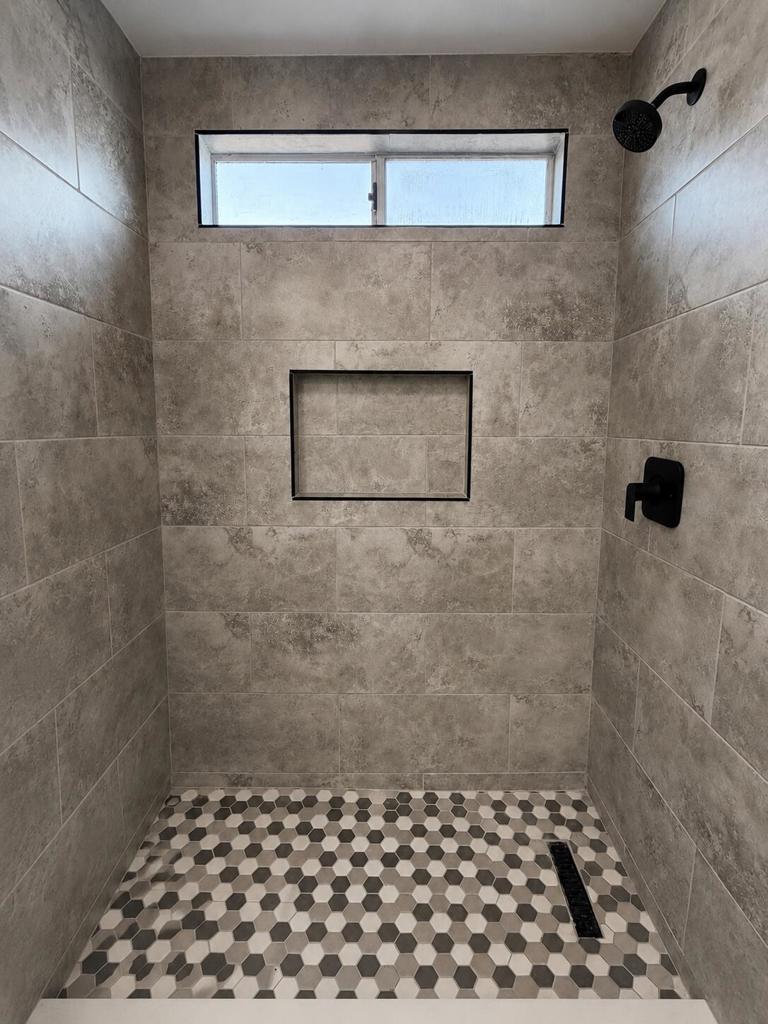https://media.crmls.org/mediaz/a56d548c-fc9c-410c-9787-c9c57ca7f8e2.jpg?preset=X-Large