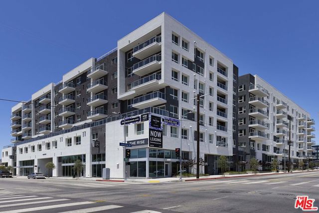 1331 N Cahuenga Boulevard, Los Angeles CA: https://media.crmls.org/mediaz/a56d60f9-d9d0-4821-8d73-07b04a11d022.jpg