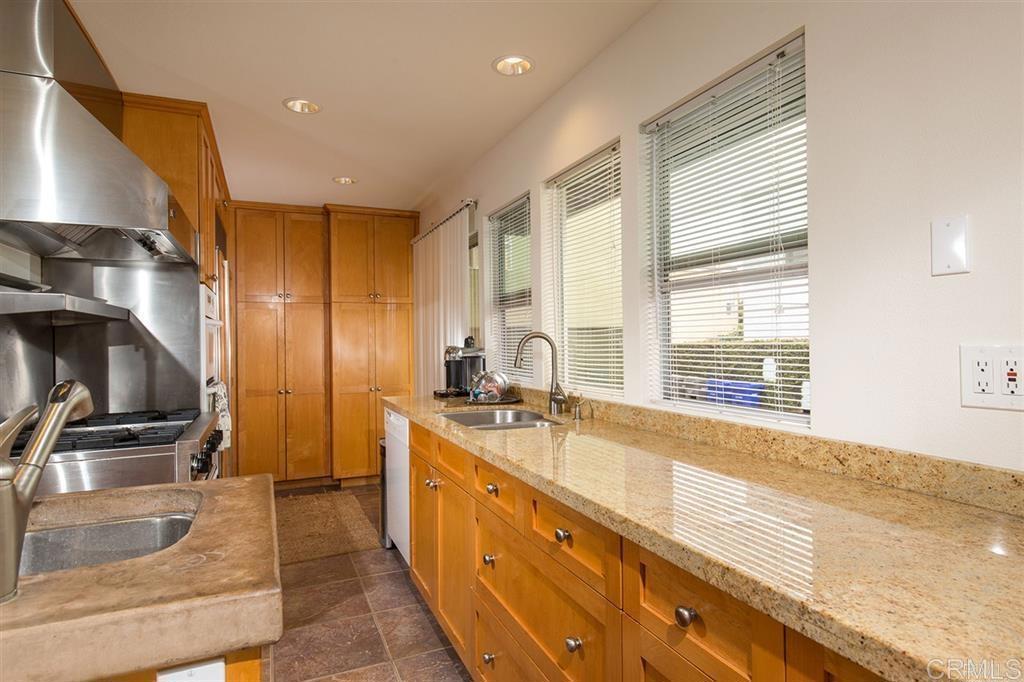 251 Glaucus Street - photo 9