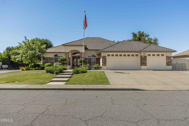15617 Screaming Eagle Avenue, Bakersfield CA: https://media.crmls.org/mediaz/a56db259-6314-40b5-a744-d75d6bb3e09c.jpg