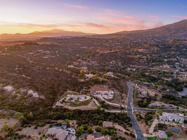 2772 Firebrand Drive, Alpine CA: https://media.crmls.org/mediaz/a56e39c9-e70b-4af9-9f4f-80328152a7d8.jpg