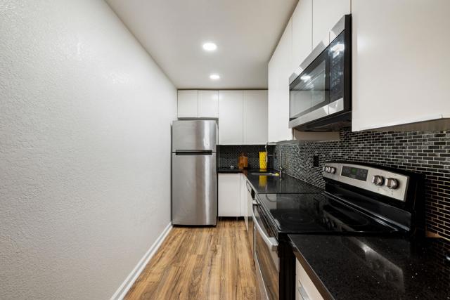 2812 N Auburn Court #207, Palm Springs, CA 92262