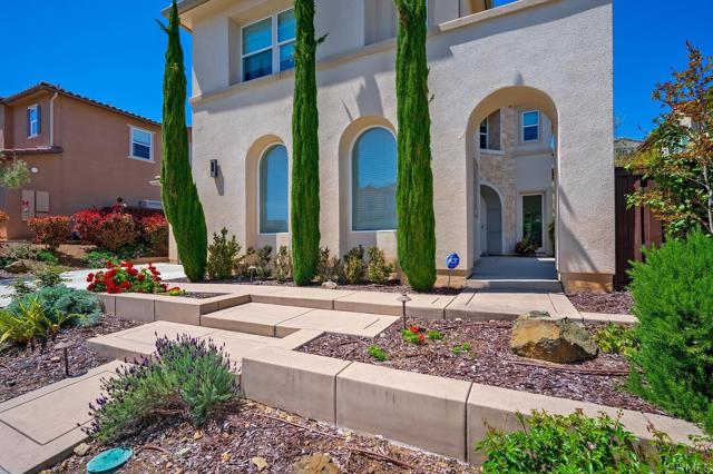 Detail Gallery Image 3 of 42 For 7149 Sitio Corazon, Carlsbad,  CA 92009 - 4 Beds | 4/1 Baths