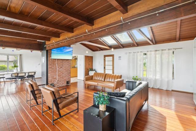 Detail Gallery Image 4 of 56 For 4322 Vista Coronado Dr, Chula Vista,  CA 91910 - 3 Beds | 3 Baths