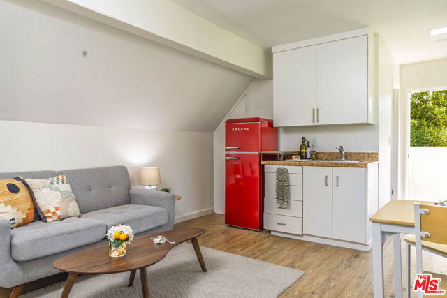 520 Barker Pass Road, Santa Barbara CA: https://media.crmls.org/mediaz/a571e855-8f57-4895-a920-7cb79dec8496.jpg