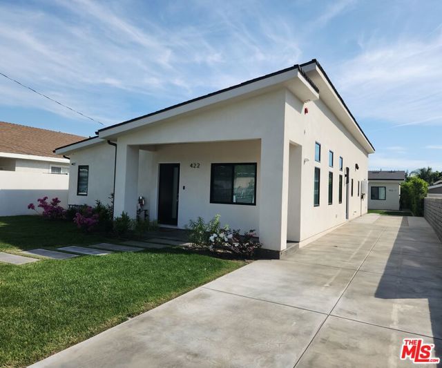 422 Almond Avenue, Monrovia CA: https://media.crmls.org/mediaz/a572639f-03af-48b4-aebc-742f5d1a1fe5.jpg