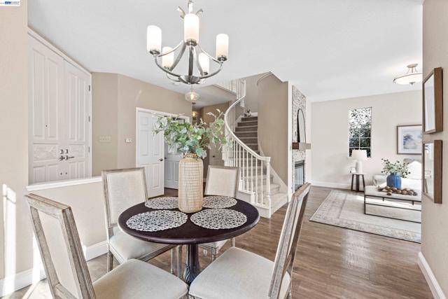 47 Summer Hill Court, Danville CA: https://media.crmls.org/mediaz/a57278ae-45c7-463c-90b4-cf626e039411.jpg