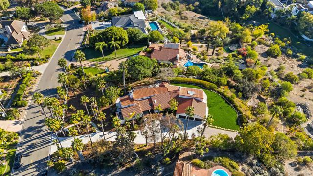 1170 Rancho Encinitas Dr, Encinitas CA: https://media.crmls.org/mediaz/a572cdd3-6577-4225-9236-ca709eed7dc0.jpg