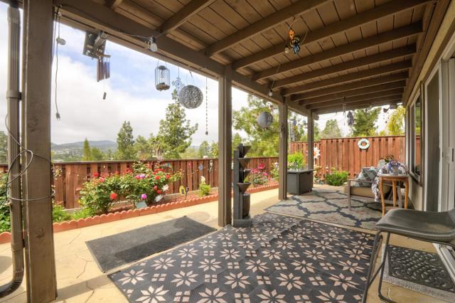 1867 Guilder Gln, Escondido CA: https://media.crmls.org/mediaz/a5741b2f-eb36-4d89-ab20-3dfcc55443e6.jpg