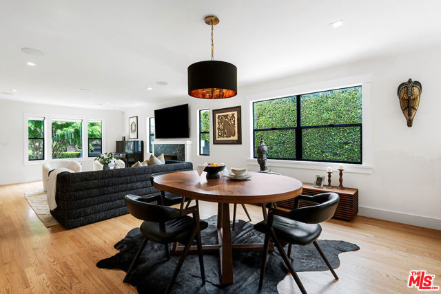 5319 West Boulevard, Los Angeles CA: https://media.crmls.org/mediaz/a5745503-54e3-41ef-8baa-7099079fa285.jpg