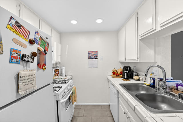 Image 22 of 24 For 48324 Stewart Drive J3