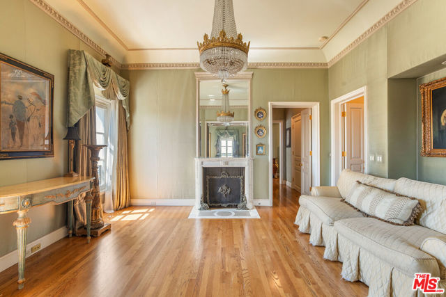 761 Bel Air Road, Los Angeles CA: https://media.crmls.org/mediaz/a574909a-6fda-4706-9d72-fd167a745d0e.jpg