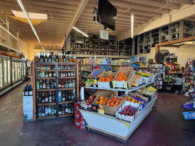 3876 3876 El Camino Real, Palo Alto CA: https://media.crmls.org/mediaz/a574d9c5-2c27-4163-a411-d2701ed27b84.jpg