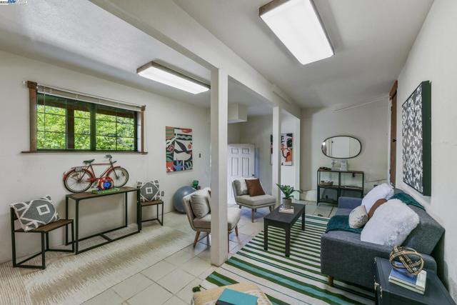 3014 BROADMOOR VIEW, Oakland CA: https://media.crmls.org/mediaz/a57593f9-2377-49fd-9abb-5f86cc0ccaea.jpg