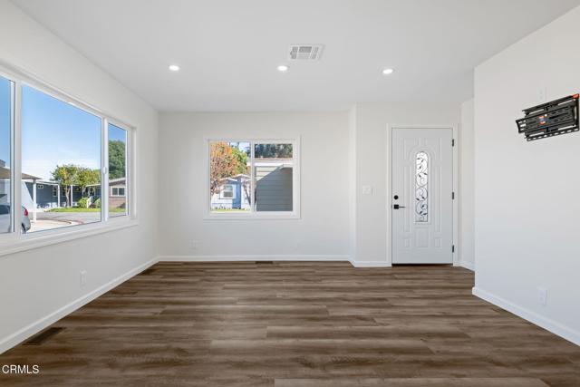 Detail Gallery Image 8 of 25 For 66 via Sintra #66,  Camarillo,  CA 93012 - 3 Beds | 2/1 Baths