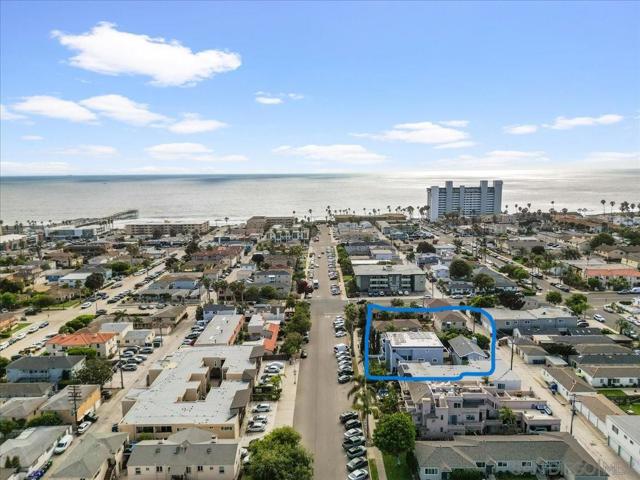 928 Diamond St, San Diego CA: https://media.crmls.org/mediaz/a577600d-0917-4fac-9a6b-69161923a188.jpg