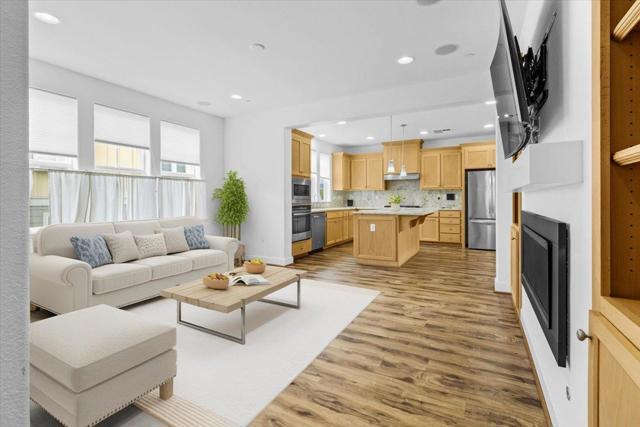 2731 Bungalow Drive, Marina CA: https://media.crmls.org/mediaz/a5777be8-3cde-4d3f-9eda-973e51ea5e70.jpg