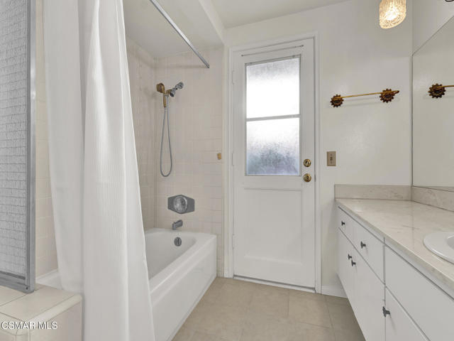 121 Ensenada Avenue, Newbury Park CA: https://media.crmls.org/mediaz/a579d18d-0064-4b99-a6d5-6bed82ae82a2.jpg