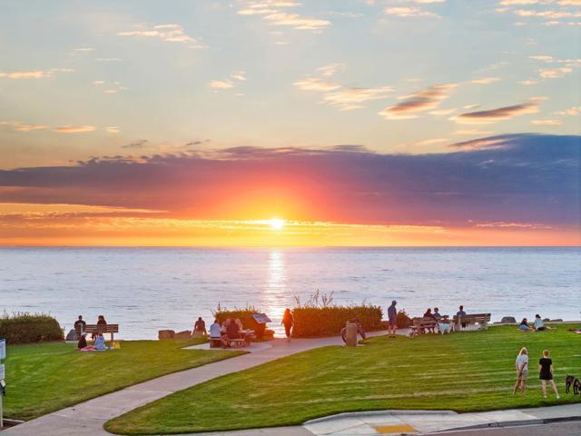 315 Colima Court, La Jolla CA: https://media.crmls.org/mediaz/a57a2e5b-5c3e-48a8-b17c-d0011783b0cd.jpg