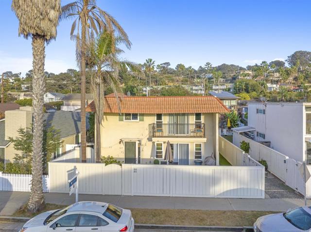 1817 19 Coast Boulevard, Del Mar CA: https://media.crmls.org/mediaz/a57acf4e-7efb-4f75-ae94-ead64bbf069e.jpg